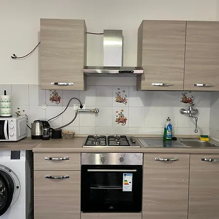 Yalda Apartment 招待所 热那亚